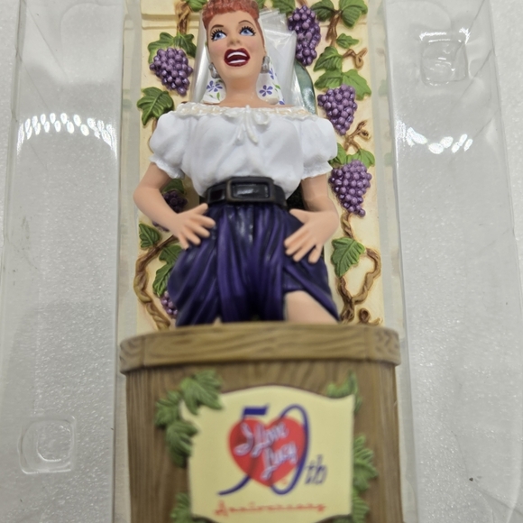 Carlton Cards Vintage Christmas 2001 Ornaments - Lot of 3 - Picture 7 of 7